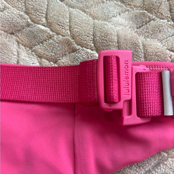 Lululemon fast and free running belt - Picture 4 of 4